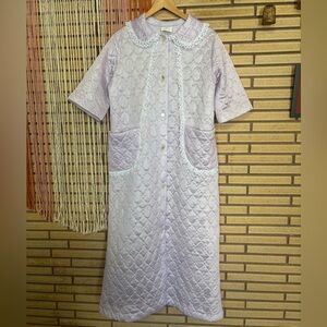 60's Lilac Quilted Robe - Large - Dressing Gown - Nylon Bedrobe - Lounging Robe